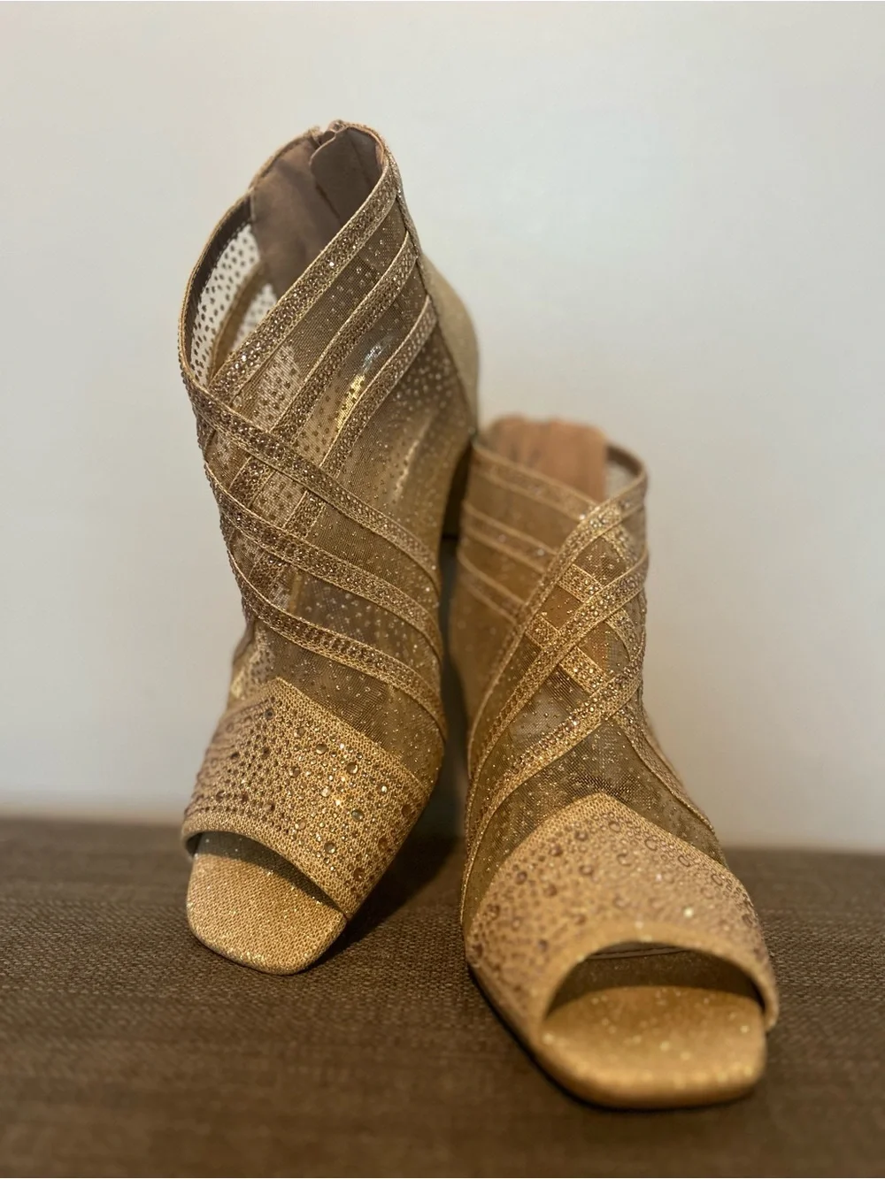 Valenti Franco Gold Glitter Strappy Peep-Toe Women's Heels